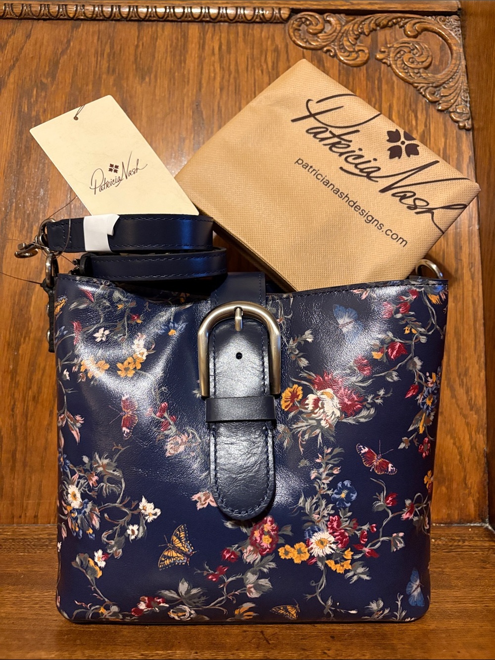 NWT-Patricia Nash-Irving Bucket Bag-Butterfly🦋Gardens-$249